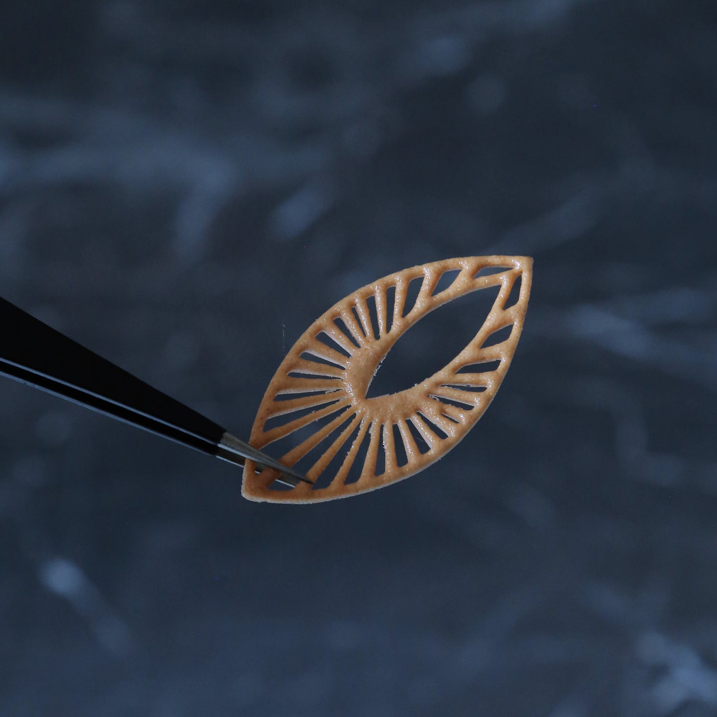 Molde de silicona con forma de sol y pétalos de tul