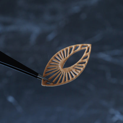Molde de silicona con forma de sol y pétalos de tul