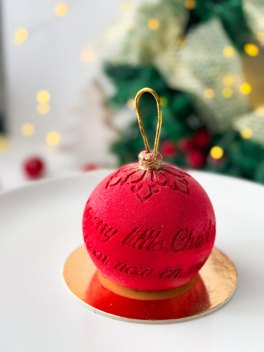 Kit  Natalizio Pallina di Natale Essence x Giulia QuellaDelleTorte