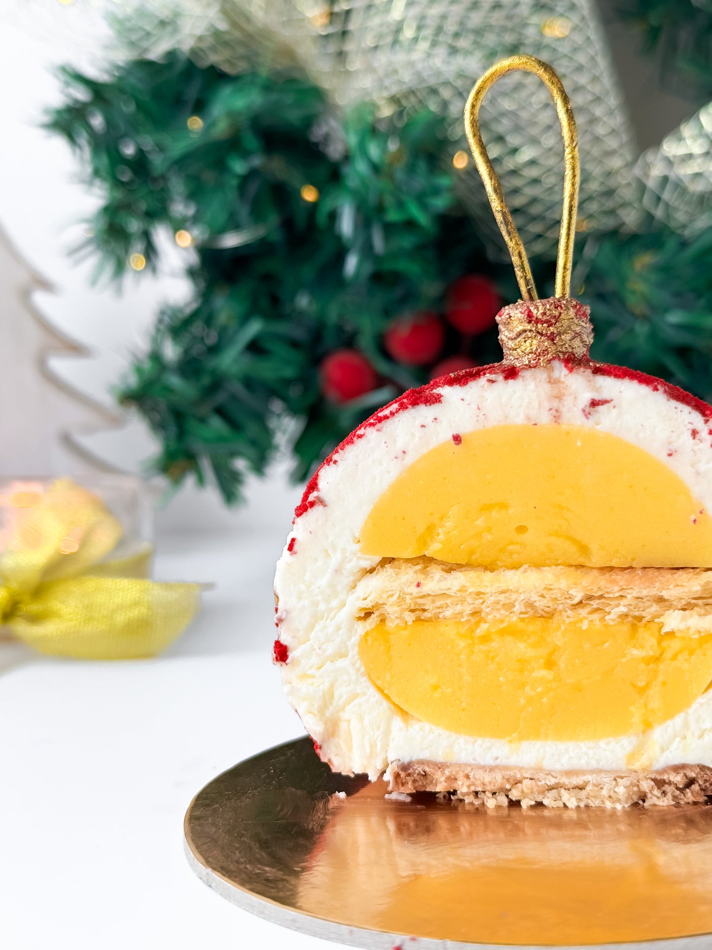 Kit  Natalizio Pallina di Natale Essence x Giulia QuellaDelleTorte